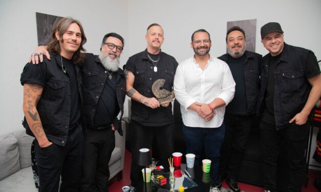 Euforia en el Teatro del Pueblo con Molotov: miles cantan, saltan y bailan en la Expo Feria Coatza 2026