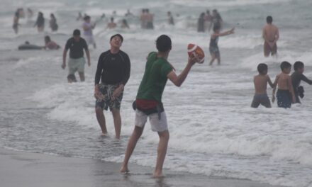 Playas limpias, ambiente familiar y mucha diversión: visitantes recomiendan Chachalacas