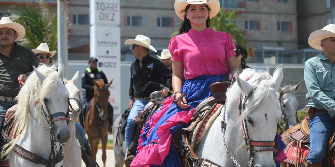 Tradición a caballo: la Gran Cabalgata 2026 llena de música y alegría a Coatzacoalcos
