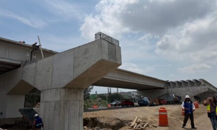 Supervisa titular de la SICT, Jesús Esteva Medina, avances en distribuidor vial de acceso al Puerto de Veracruz