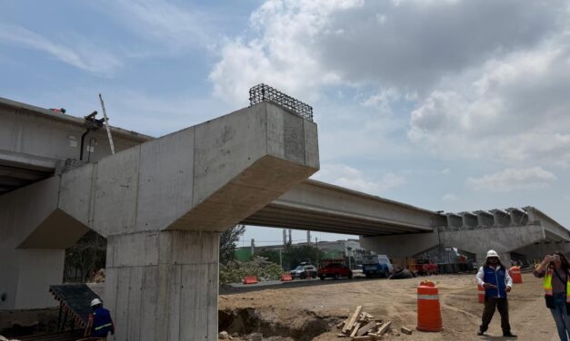 Supervisa titular de la SICT, Jesús Esteva Medina, avances en distribuidor vial de acceso al Puerto de Veracruz