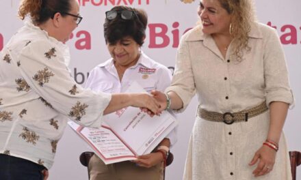 Respalda Gobierno de Veracruz entrega de 91 viviendas en Coatzacoalcos