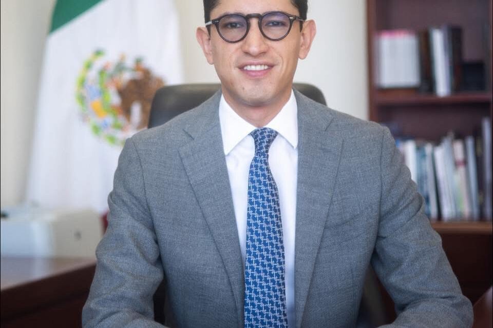 Roberto Velasco: ¿Se mueve la sucesión presidencial?