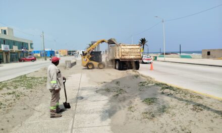 Refuerza Ayuntamiento de Coatzacoalcos el despeje de vialidades con operativos de maquinaria pesada