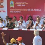 Conmemoran en Coatzacoalcos el Día del Trabajo con desfile y acto cívico