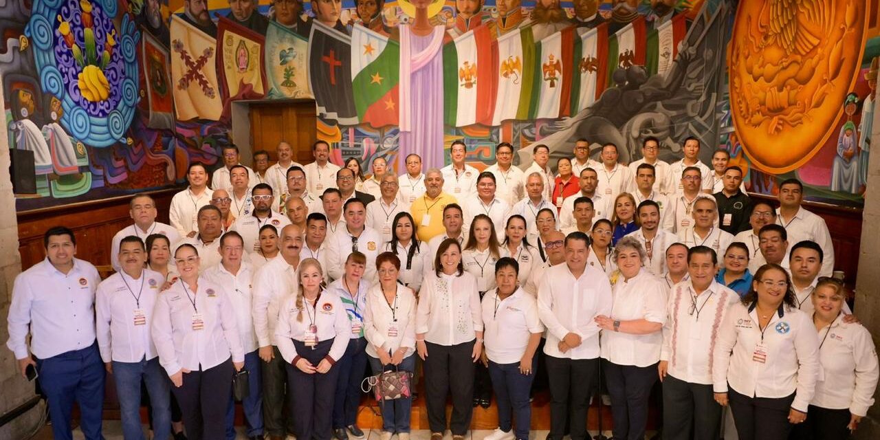 Encabeza Rocío Nahle desfile conmemorativo al ‘Día del trabajo’ en Xalapa