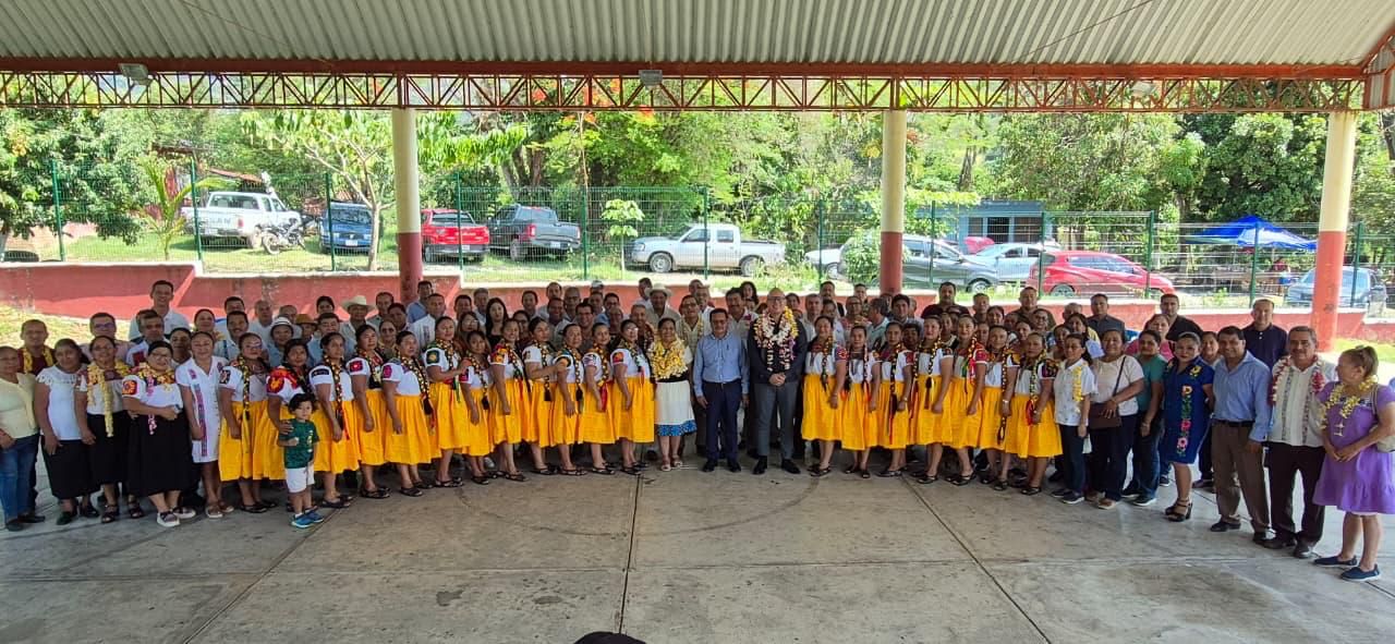 Con presencia en territorio fortalece SEV la educación indígena