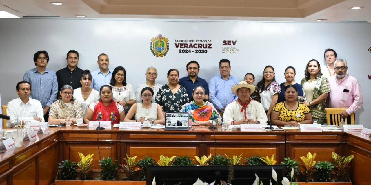 Educación indígena y certificación lingüística avanzan con trabajo coordinado: SEV
