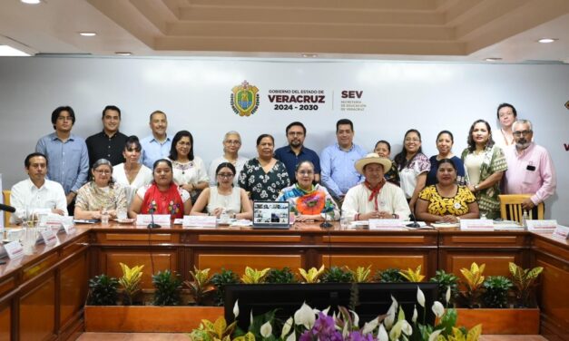 Educación indígena y certificación lingüística avanzan con trabajo coordinado: SEV