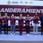 Abandera SEV a delegación veracruzana que participará en competencias escolares
