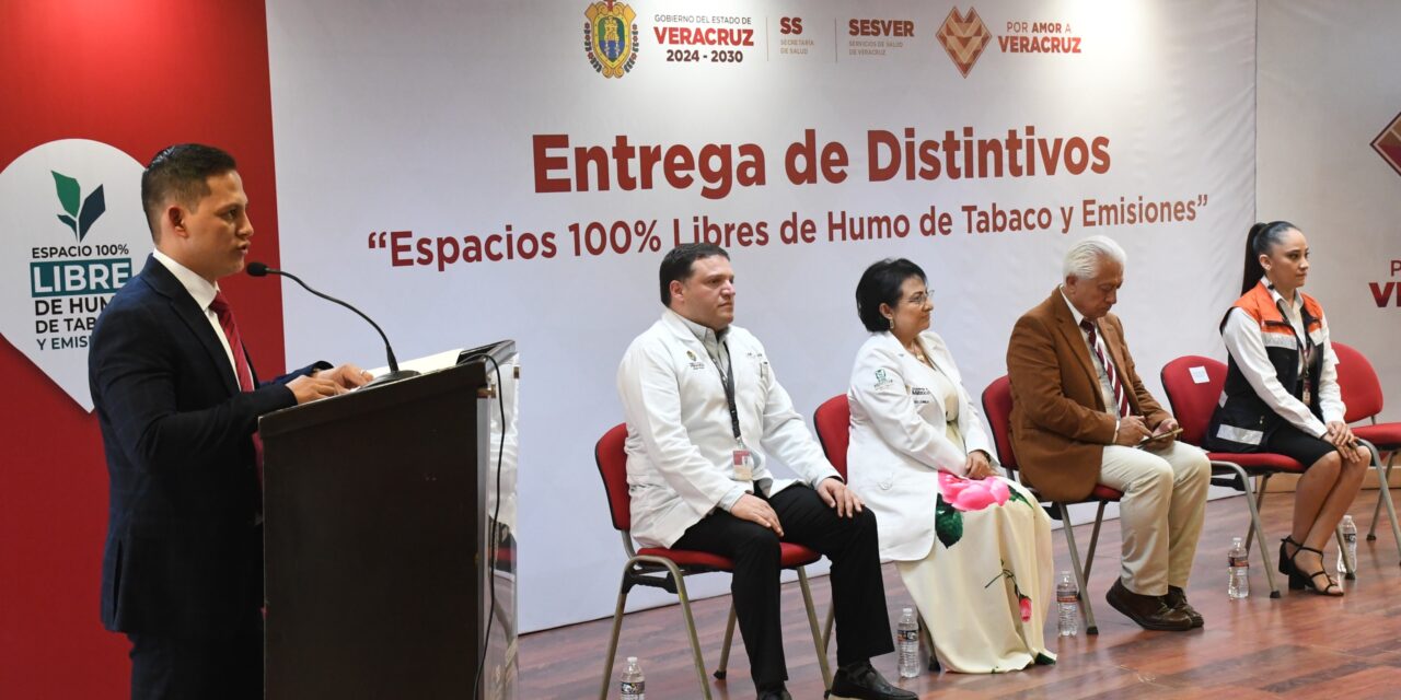 Entrega Salud distintivos a espacios 100% libres de humo