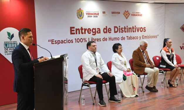 Entrega Salud distintivos a espacios 100% libres de humo