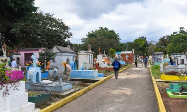 Para el ‘Día de la Madre’ prevén la llegada de más de 10 mil visitantes a los panteones municipales de Xalapa
