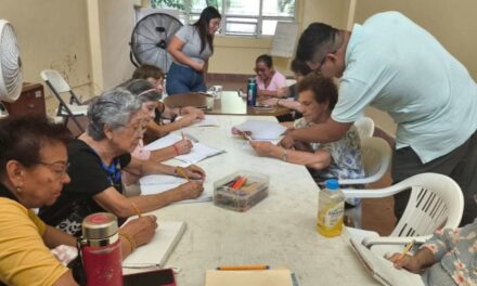 Con gimnasia cerebral, DIF Coatzacoalcos promueve el bienestar de las personas adultas mayores