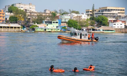 Realizan en Coatzacoalcos primer simulacro de rescate acuático por contingencia sísmica