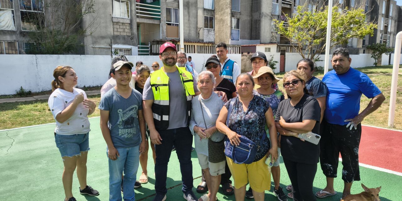 Supervisa Pedro Miguel obras de drenaje y rescate de espacios recreativos en Santa Marta