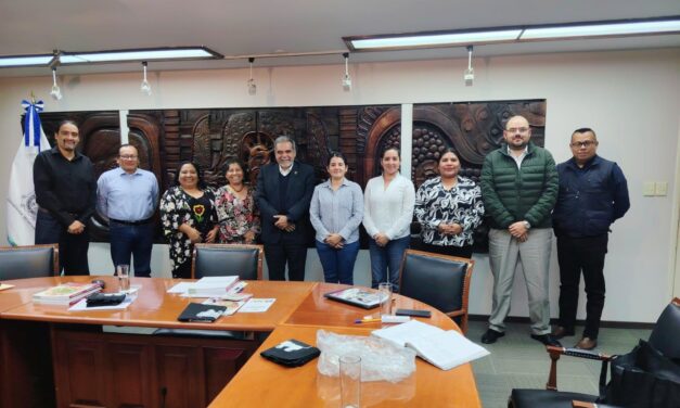 Colaboran IVEA y UV para reforzar el programa de alfabetización en Veracruz