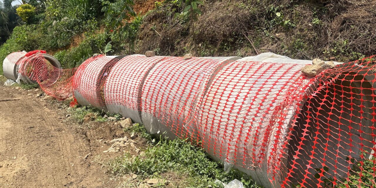 Avanza atención de caminos en Zongolica como parte del Programa de Reconstrucción Carretera