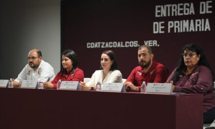 Nunca es tarde para aprender: 115 porteños reciben certificados de primaria y secundaria