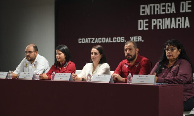 Nunca es tarde para aprender: 115 porteños reciben certificados de primaria y secundaria