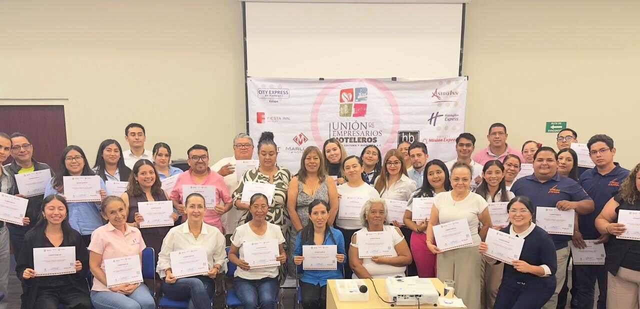 Reciben sector hotelero de Xalapa capacitación en liderazgo y atención turística