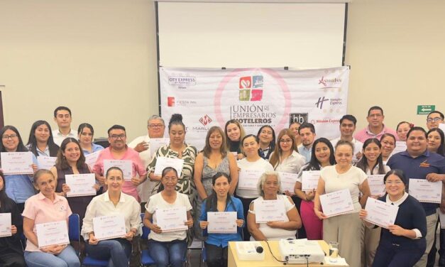 Reciben sector hotelero de Xalapa capacitación en liderazgo y atención turística