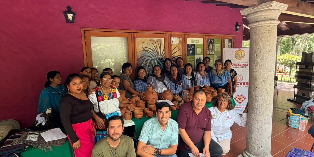 Realizan SECVER y FONART tercera jornada de acopio artesanal en Xalapa