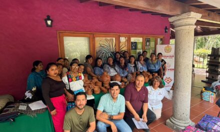 Realizan SECVER y FONART tercera jornada de acopio artesanal en Xalapa