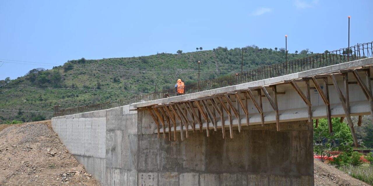 En Veracruz, construcción del tramo carretero Laguna Verde-La Mancha, beneficiará a 128 mil habitantes: SICT