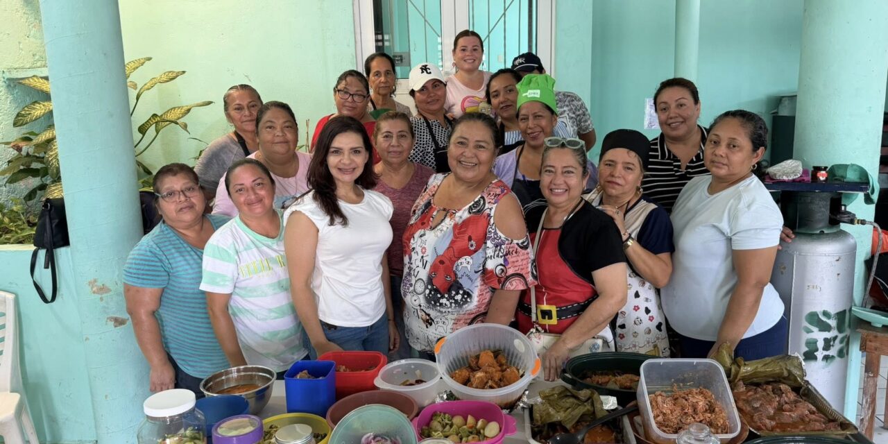 Impulsan el empoderamiento económico femenino en Coatzacoalcos con taller de capacitación gastronómica
