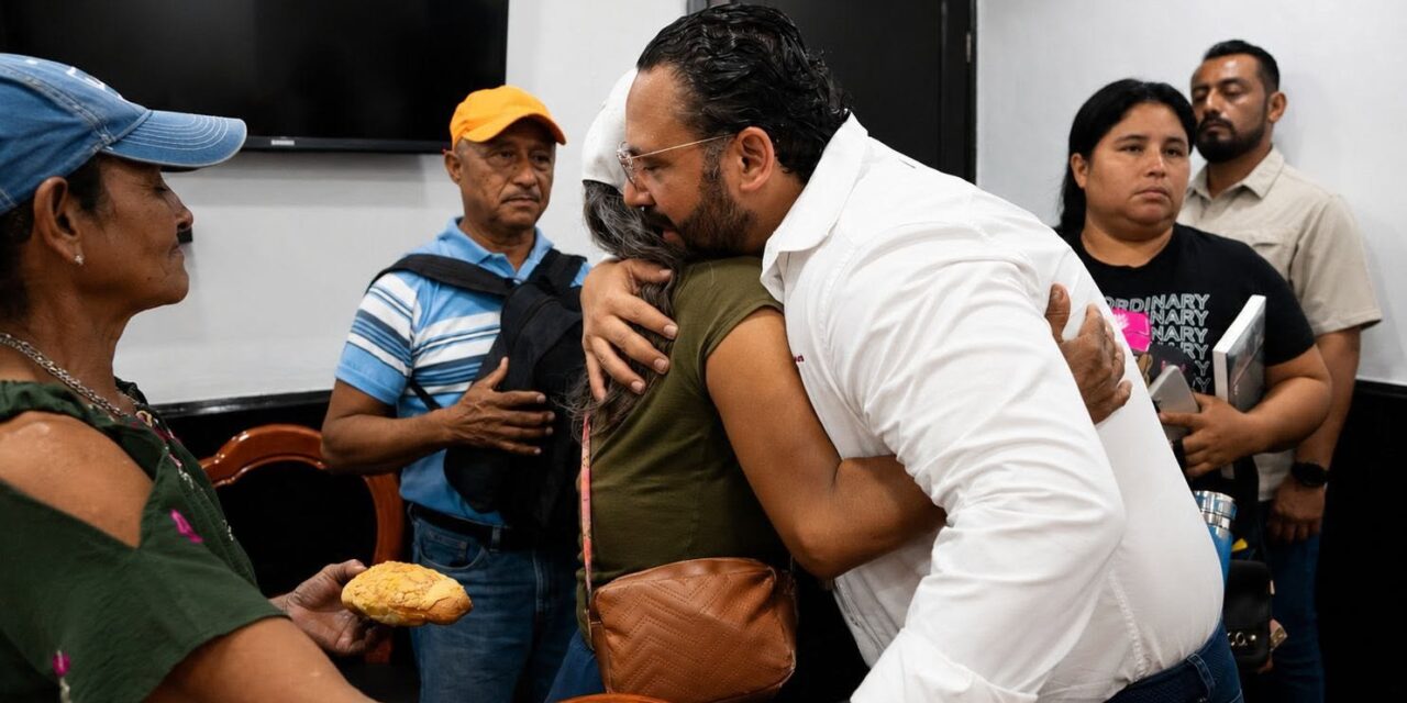 Mantiene alcalde de Coatzacoalcos audiencias ciudadanas de atención directa