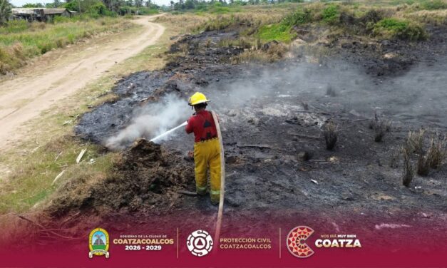 Bomberos y Protección Civil controlan incendios de pastizales en Coatzacoalcos y Villa Allende