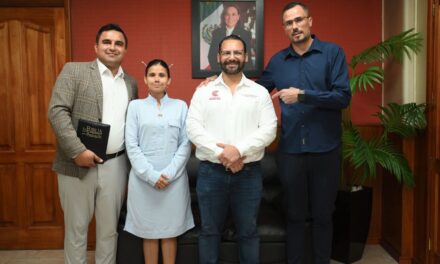 Alcalde de Coatzacoalcos recibe a representantes religiosos para coordinar evento en el Hemiciclo