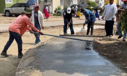 Infraestructura Urbana despliega cuadrillas operativas en diversos sectores de Coatzacoalcos