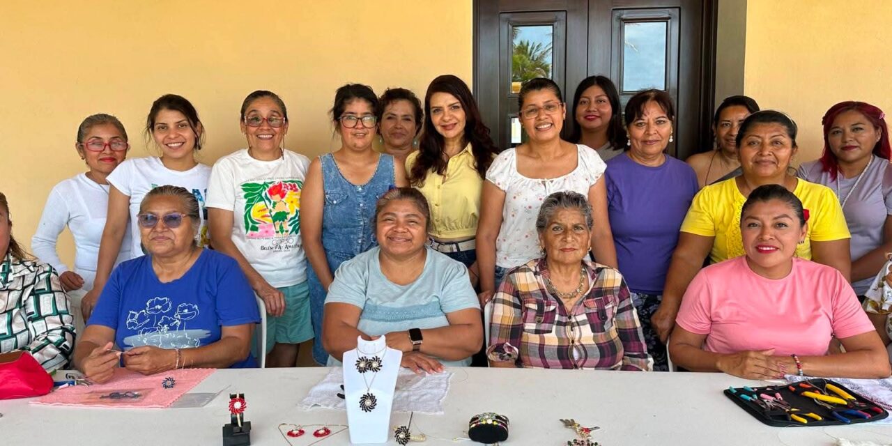 Impulsan autoempleo en Coatzacoalcos con taller de bisutería artesanal para mujeres