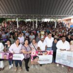 Reciben 738 estudiantes de Xalapa tarjetas Rita Cetina para útiles y uniformes escolares