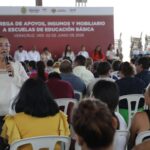 Beneficia SEV a 46 planteles de educación básica con mobiliario e insumos