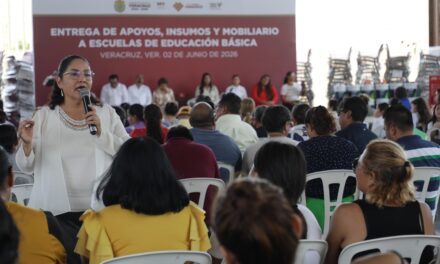 Beneficia SEV a 46 planteles de educación básica con mobiliario e insumos