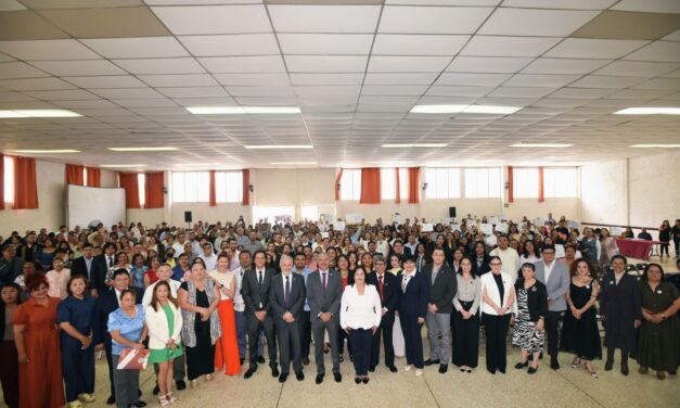 Entregó SEV 116 reconocimientos a egresadas y egresados de maestría de la UPV