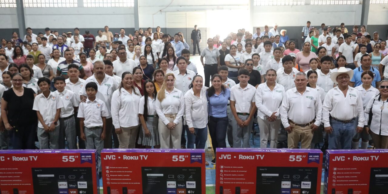 Gobierno de Veracruz equipa a 69 escuelas en Soledad de Doblado y Cotaxtla