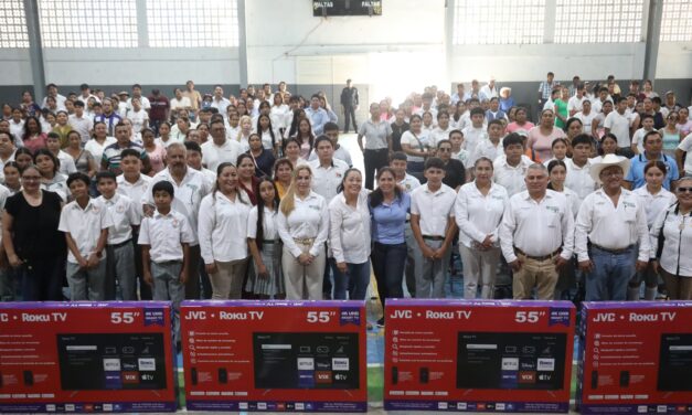 Gobierno de Veracruz equipa a 69 escuelas en Soledad de Doblado y Cotaxtla