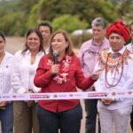 Rocío Nahle entrega tramo Acayucan-Comején; justicia social para el sur