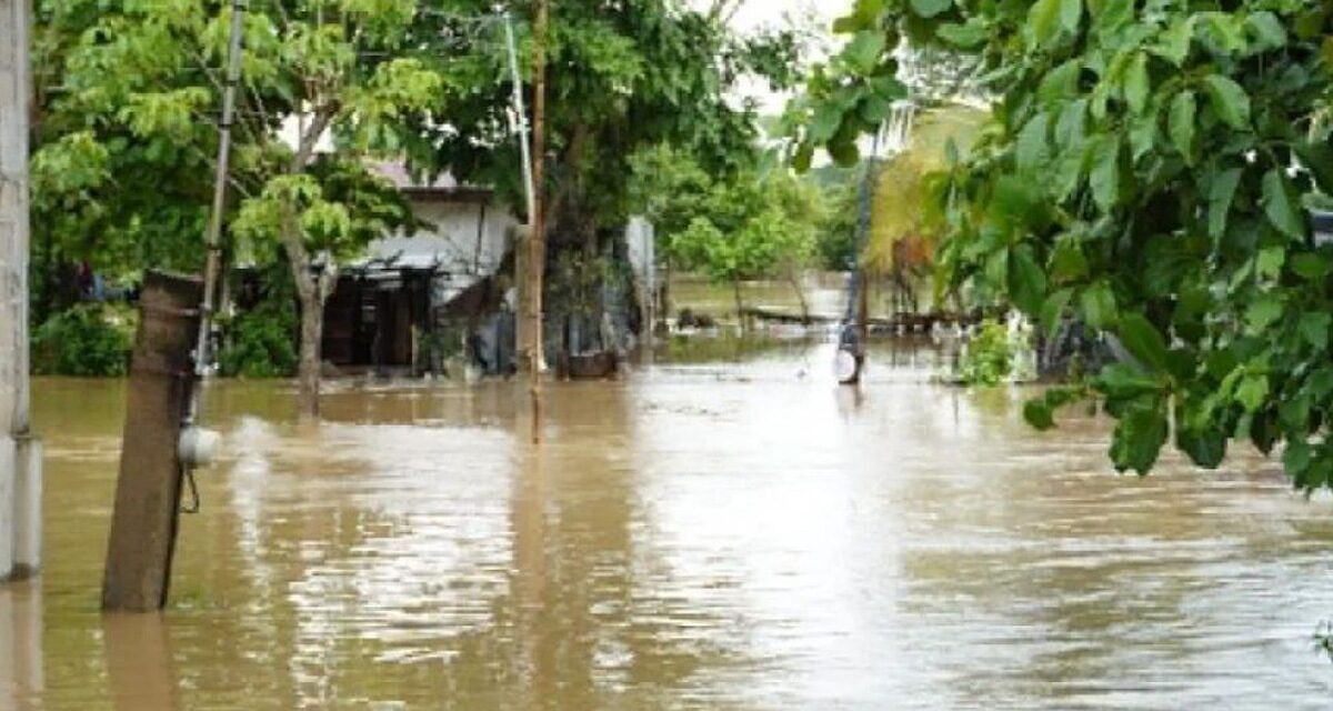 Atiende Estado población tras lluvias en Isla, activa Ejército Plan DN-III