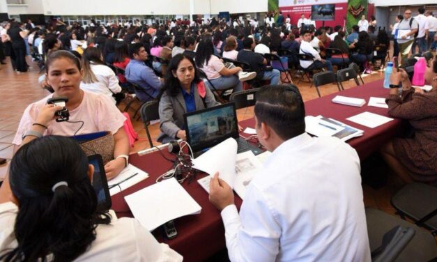 Facilitar y evitar burocratizar procesos de cambios de centros de trabajo a docentes plantea la SEP
