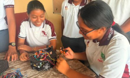Equipo de Robótica del CECyTEV 19 Coatzacoalcos competirá en la Copa Nacional FutBotMX