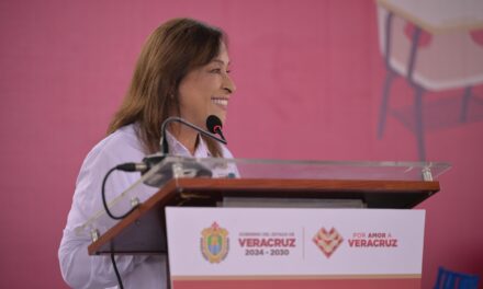 Ninguna escuela quedará fuera del programa de mobiliario: Rocío Nahle García