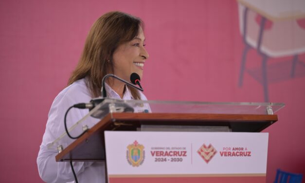 Ninguna escuela quedará fuera del programa de mobiliario: Rocío Nahle García
