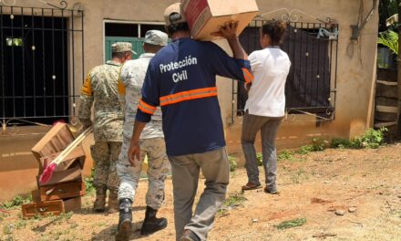 Distribuye Protección Civil ayuda humanitaria y atención médica a familias afectadas en Isla