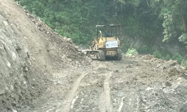 Atiende Centro SICT Veracruz derrumbes en el municipio de Ilamatlán por lluvias recientes