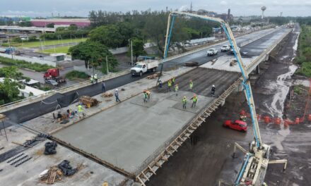 Concluye SICT colado de losas del distribuidor vial de acceso al Puerto de Veracruz